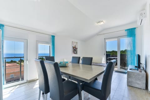 Dining area, Sea view