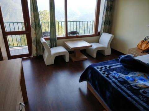 Hotel Emerald Valley Hotel in Himachal Pradesh