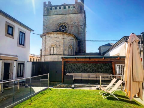 Nearby landmark, Garden, Landmark view, sunbed