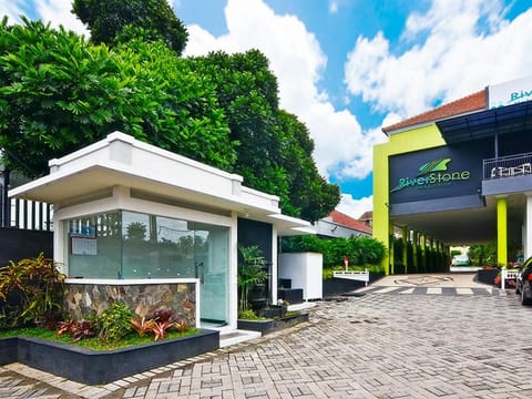 Facade/entrance, Day, Garden, Decorative detail