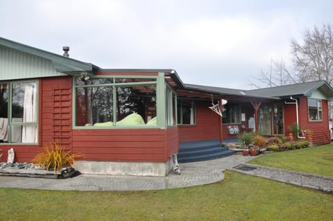 Birchwood Cottages Motel in Te Anau