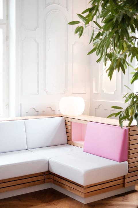 Communal lounge/ TV room