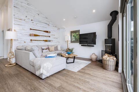 Hill Of Oaks Campground/
RV Resort in England