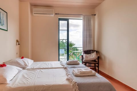 Bathroom, Balcony/Terrace, Bedroom, Sea view