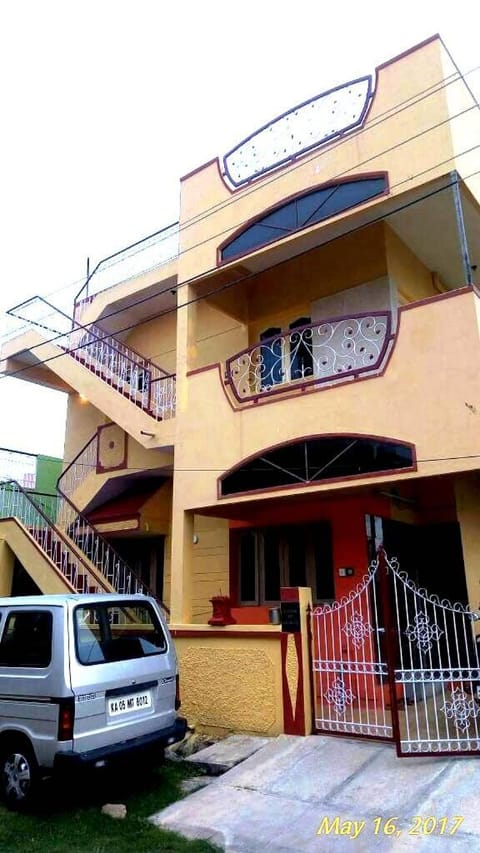 Manasvini Homestay-A home in Mysore with scenic view Casa in Mysuru