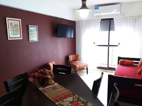 Shower, Nearby landmark, Communal lounge/ TV room, Billiard, Casino, Fishing, TV and multimedia, Balcony/Terrace, Living room, Seating area, Dining area, Canoeing, Cycling, City view, Street view, Supermarket/grocery shop, Shopping Area, Certificate/Award, Family, Family