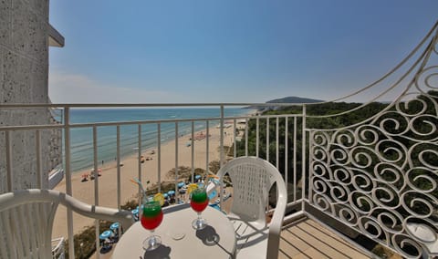 Bird's eye view, Balcony/Terrace, Sea view, Drinks, Alcoholic drinks