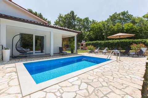 Balcony/Terrace, Swimming pool