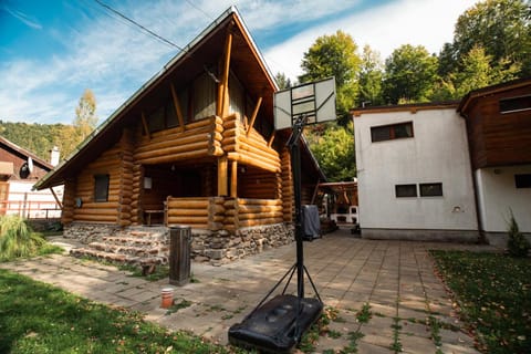 Cabana Jasmin House in Romania