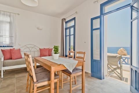 Living room, Dining area, Sea view