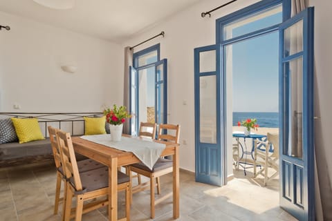 Living room, Dining area, Sea view