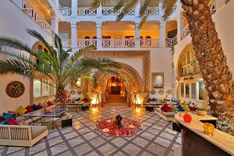 Patio, Patio, Inner courtyard view