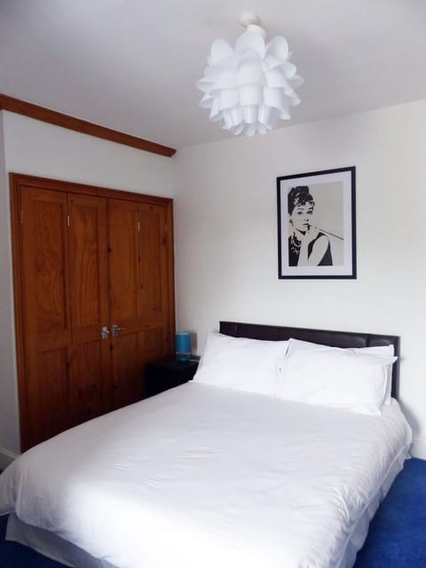 3 Luxury En-suite Bedrooms Urlaubsunterkunft in Cardiff
