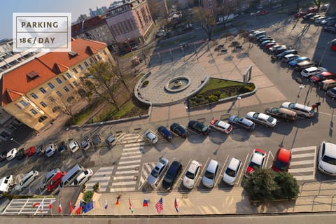 City view, Street view, Parking