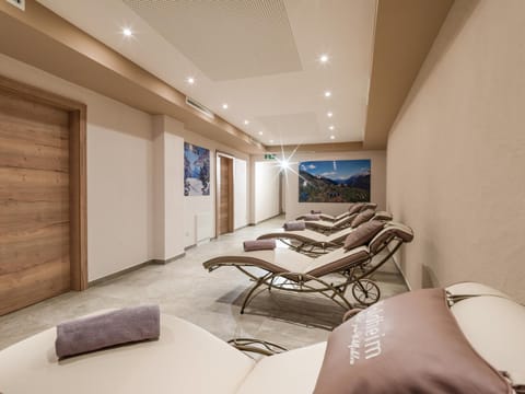 Sauna, Spa and wellness centre/facilities, Seating area