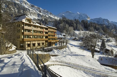 Property building, Facade/entrance, Winter