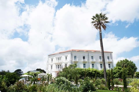 Grand Hotel Des Sablettes Plage, Curio Collection By Hilton Resort in La Seyne-sur-Mer