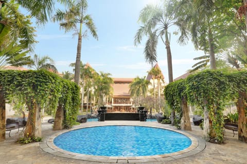 Grand Tropic Suites Hotel Surabaya Hôtel in Surabaya