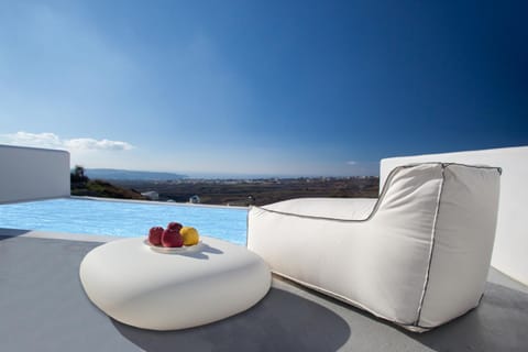 Balcony/Terrace, Pool view, Sea view