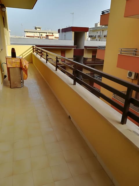 Balcony/Terrace, Street view