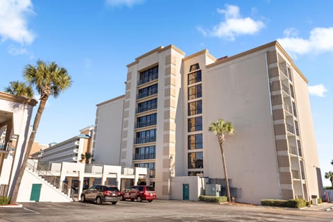 Ocean Crest Inn and Suites Motel in Myrtle Beach