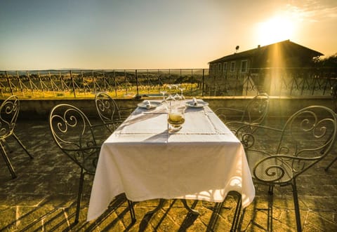 Restaurant/places to eat, Sunset