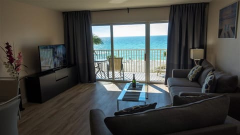 Gulf and beach view apartment 403 Condominio in Longboat Key