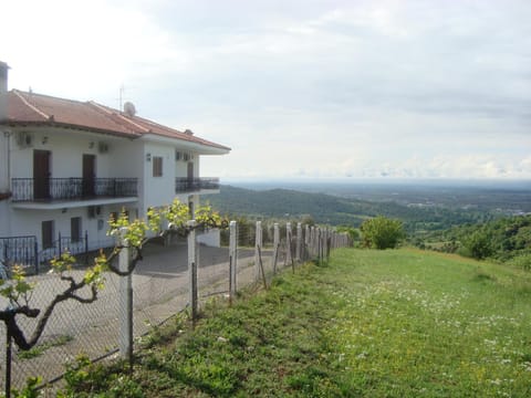 Facade/entrance, Area and facilities