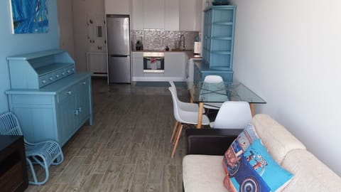 Blue Anchor Apartment Condo in Vila Praia de Ancora