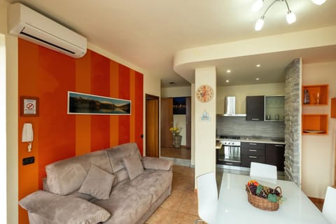 Lounge or bar, Other