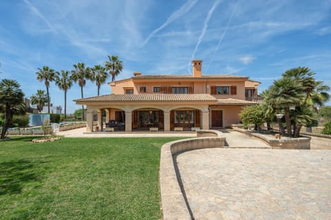 Property building, Day, Natural landscape, Garden