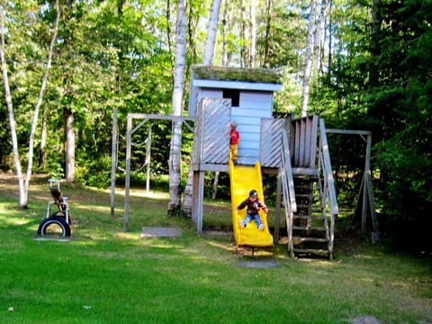 Sunny Birch Cottages Campground/ 
RV Resort in Sauble Beach