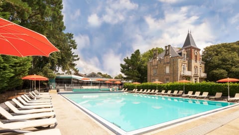 Swimming pool, Swimming pool