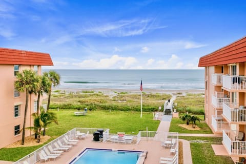 Pool view, Sea view