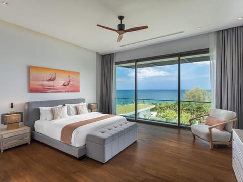 Bed, Bedroom, Sea view