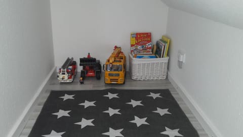 Decorative detail, Area and facilities