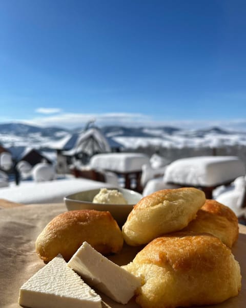 Restaurant/places to eat, Winter, Food and drinks, Mountain view, Breakfast