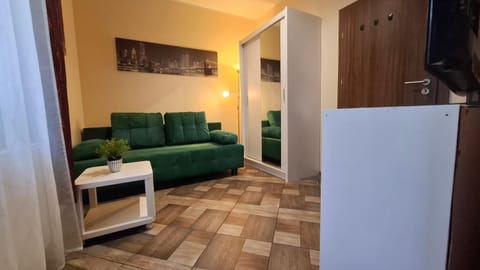 TV and multimedia, Living room, Seating area, wardrobe