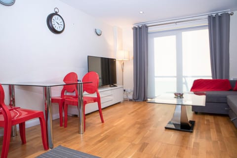 Tranquil Apartment with Stunning Views Apartamento in Enfield