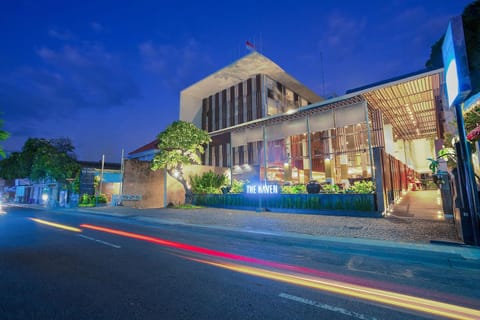 THE HAVEN Bali Seminyak Hotel in Kuta