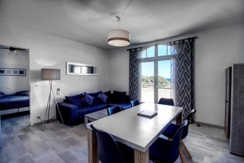 Appartement avec splendide vue mer, à 200 m de la plage, Golfe de Saint-Tropez Appartamento in Roquebrune-sur-Argens