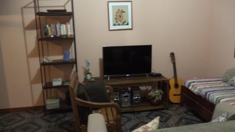 Communal lounge/ TV room, TV and multimedia, Living room