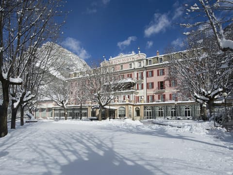 Facade/entrance, Winter, On site