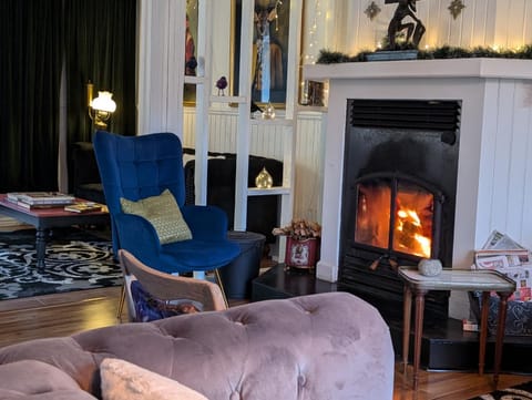 Living room, Seating area, fireplace, fireplace