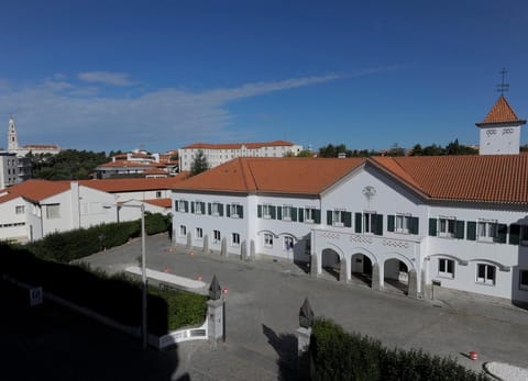 Property building, Day, Bird's eye view, Landmark view, Location