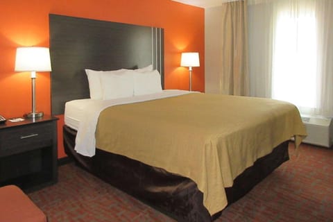 Quality Inn & Suites Fresno Northwest Hotel in Fresno