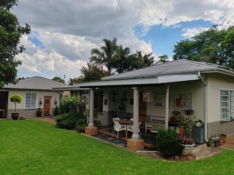 LA Guesthouse Bed and Breakfast in KwaZulu-Natal