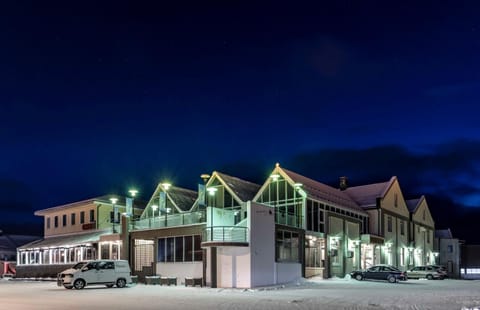 Property building, Restaurant/places to eat