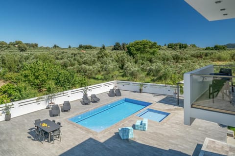 Balcony/Terrace, Swimming pool