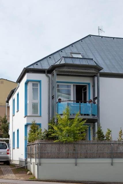 Facade/entrance, Balcony/Terrace, On site